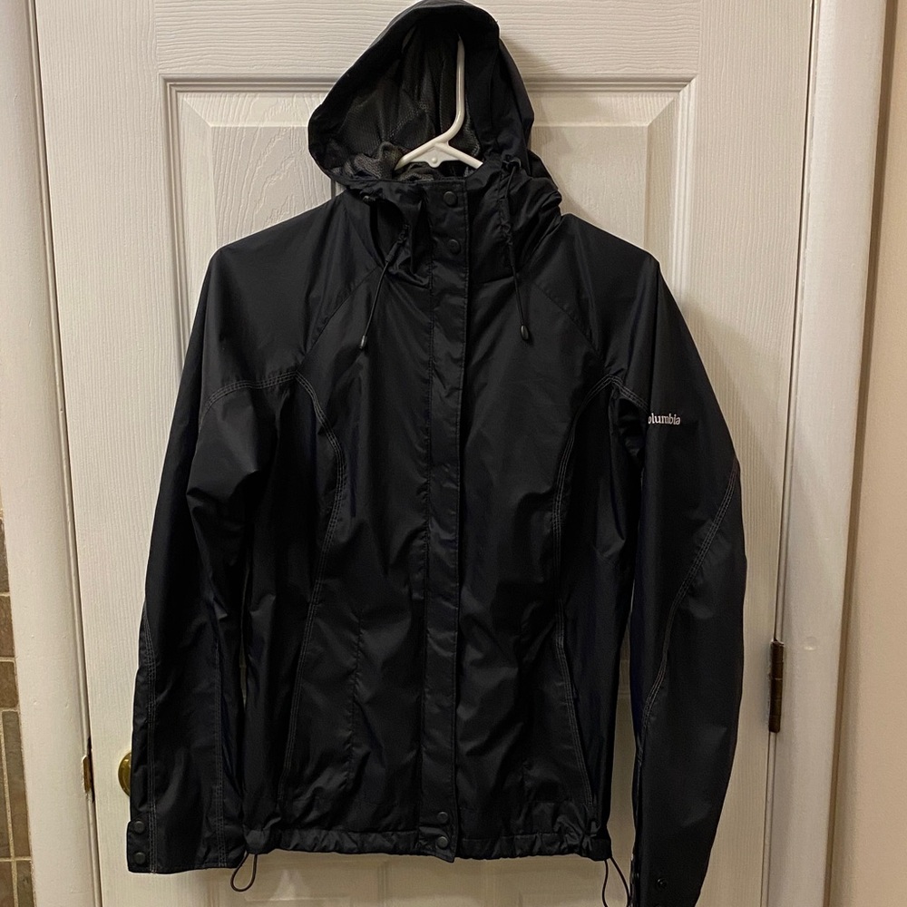 Columbia Women’s Black Raincoat with Hood
